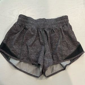 Lululemon run short SIZE 2 GRY